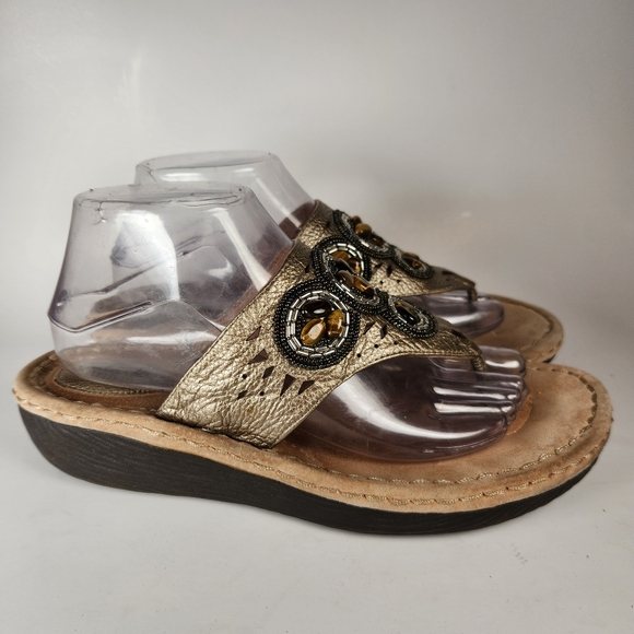 CLARKS Artisan Womens Sandal 10 Beige Leather Beaded Metallic Wedge Slip On Shoe - Picture 2 of 13